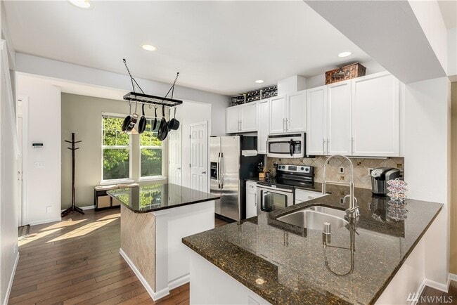 Foto del edificio - 7720 Fairway Ave SE