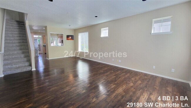 Foto del edificio - 29180 SW Charlotte Ln