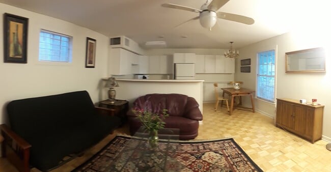 Building Photo - 2925 Helena St