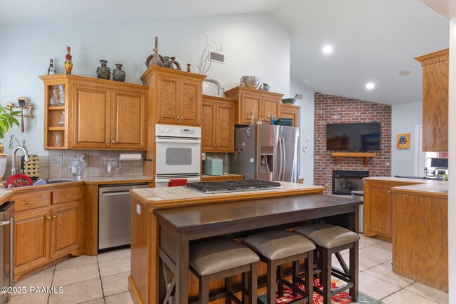 Building Photo - 102 Lockeport Cir