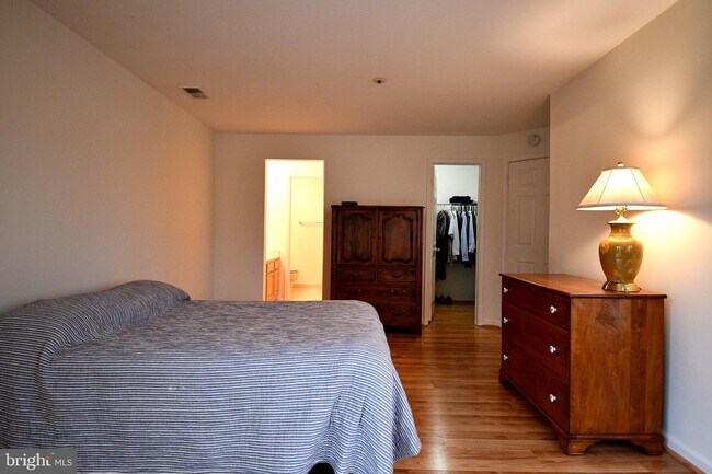 Building Photo - 5002 Dorsey Hall Dr