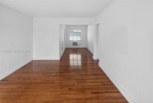 Foto del edificio - 1135 Marseille Dr