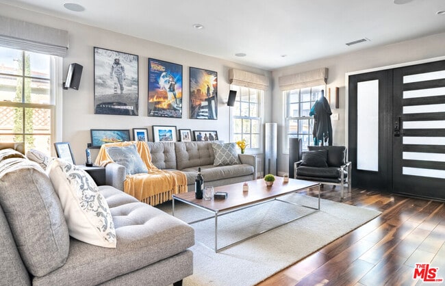 Building Photo - 3769 Greenwood Ave