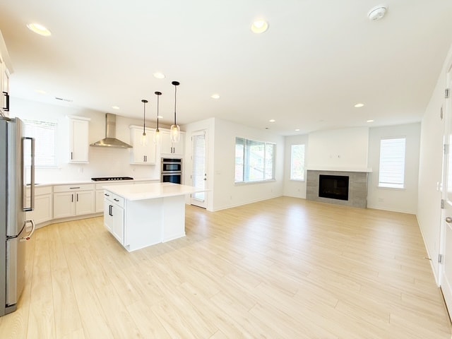 Building Photo - 2446 NE Athlon Ct