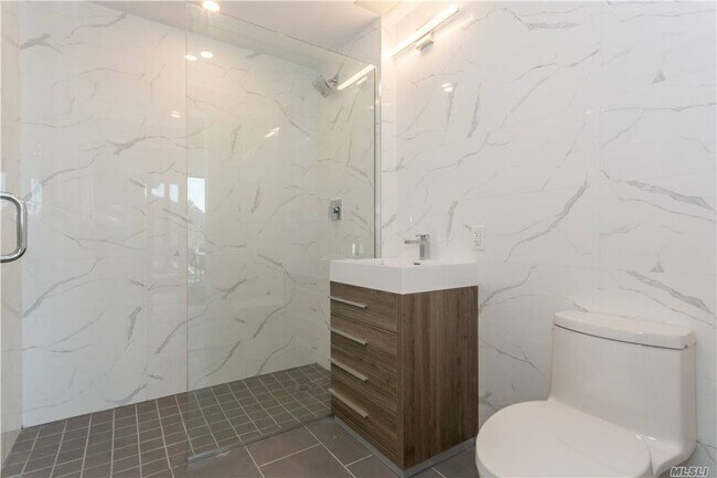 Foto del edificio - 83-67 116th St