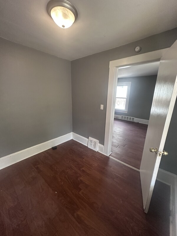 4704 Behrwald Ave Cleveland, OH 44144 – photo 5