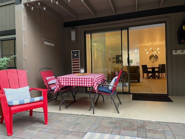 Foto del edificio - 5421 W Fairway Ln
