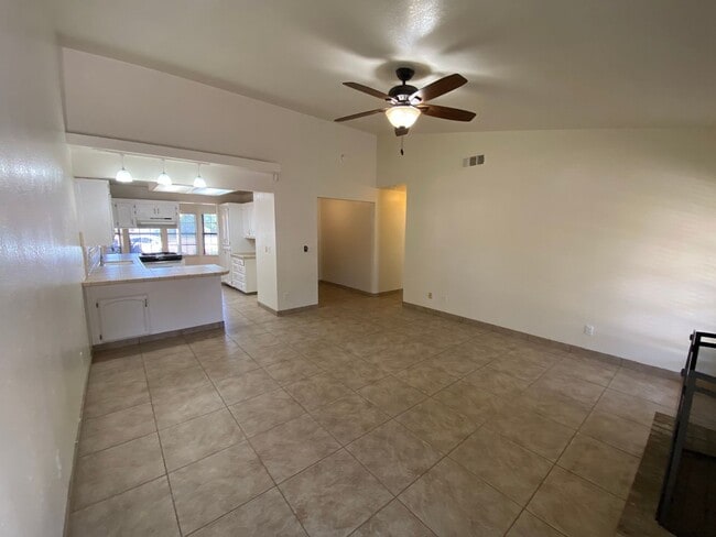 Building Photo - SW Visalia Home coming soon!