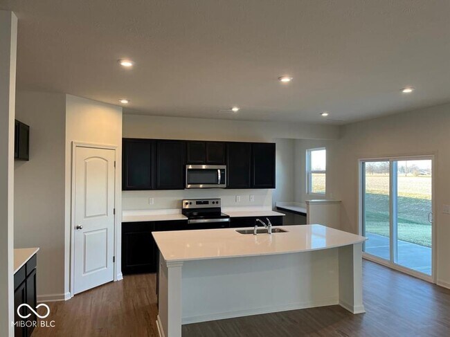 Building Photo - 4824 Oak Hl Dr