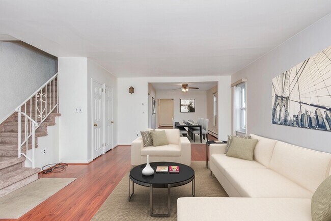 Foto del edificio - 44 Fisher Ave