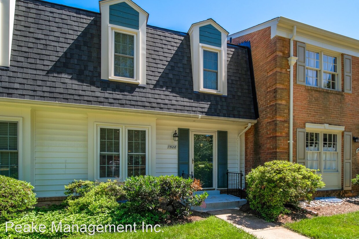 Primary Photo - 3 br, 2.5 bath House - 1528 Westmoreland St.