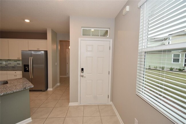 Building Photo - 207 Redbud Rd