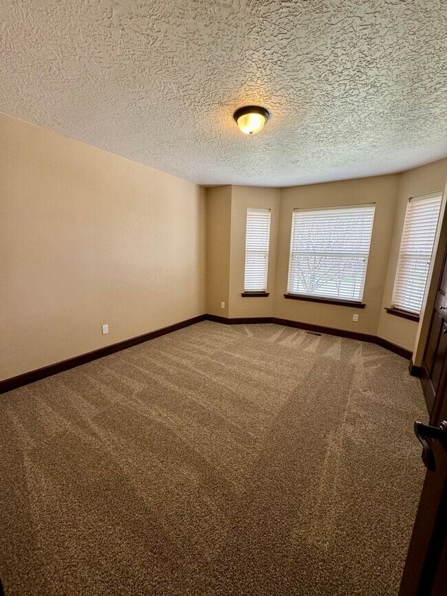 Foto del edificio - Stunning Single Story Home in the Highly D...