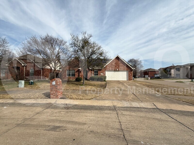 Foto principal - 1000 Bainbridge Ln