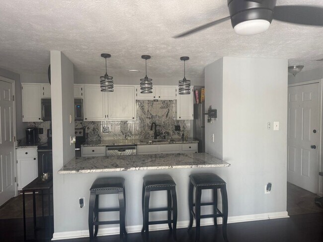 Foto del edificio - 7604 Roscommon Ct