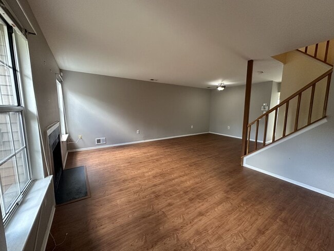 Building Photo - 2 bedroom, 2.5 bathroom