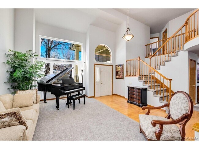 Foto del edificio - 15581 Flowerhill Cir