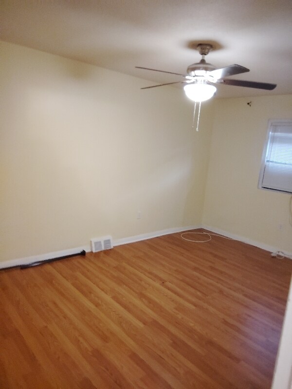 Foto del edificio - 1346 Pennwood Rd