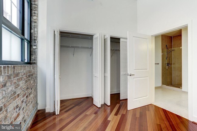 Building Photo - 1701 Kalorama Rd NW