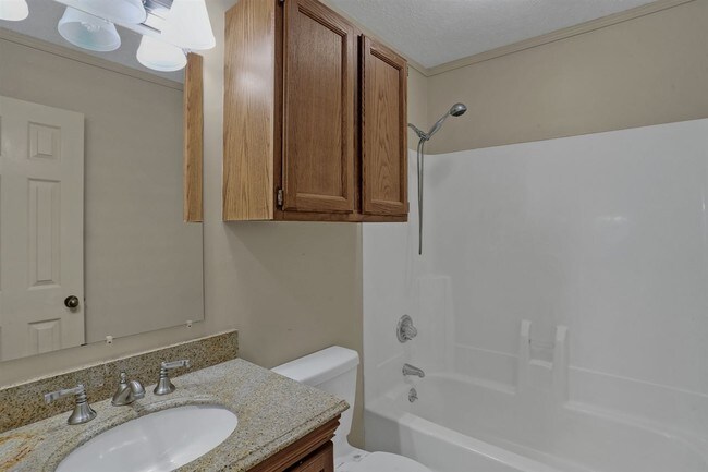 Foto del edificio - 101 Fairfax Cir