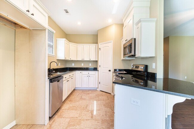 Building Photo - 4870 Castlewood Ln