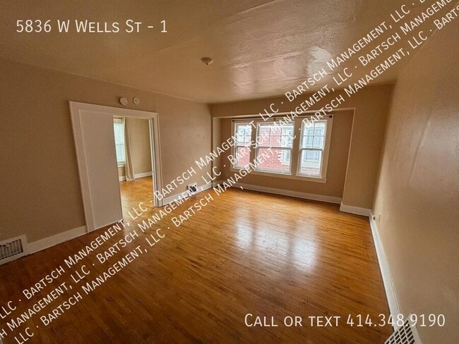 Building Photo - 5836 W Wells St