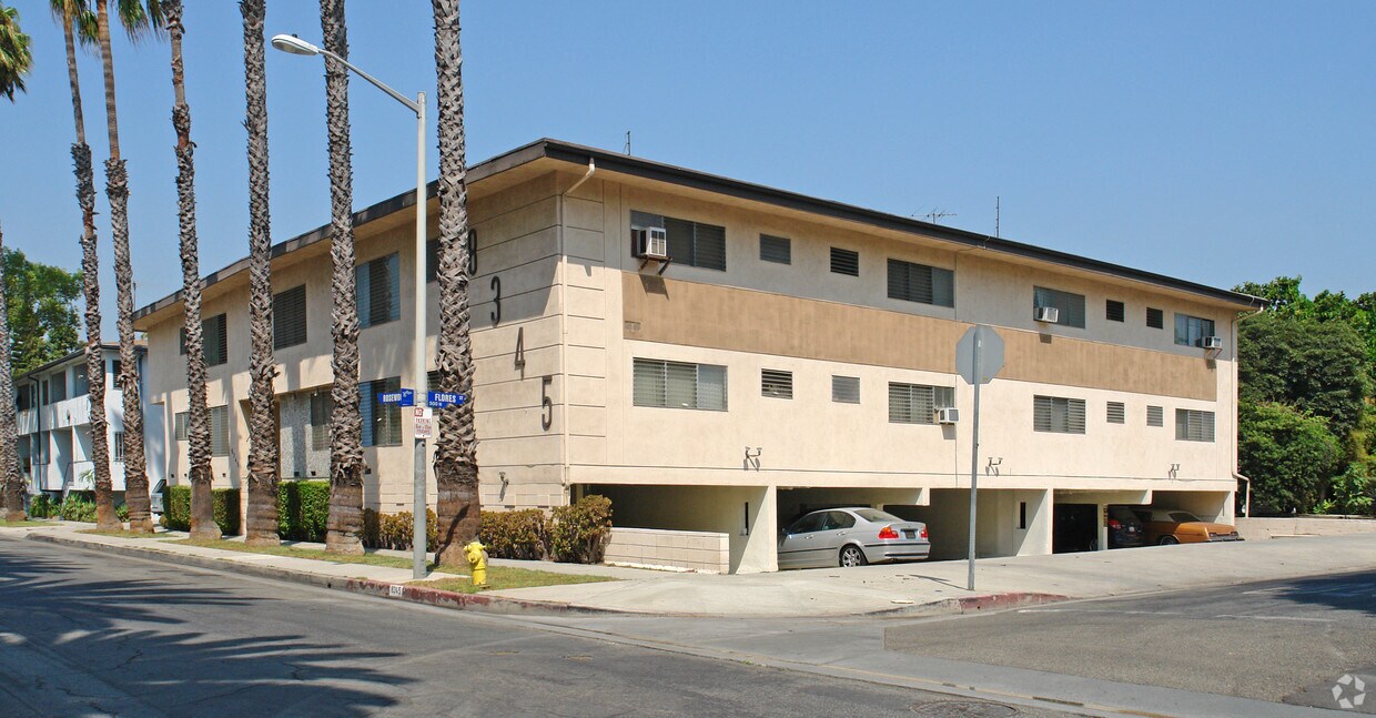 Primary Photo - 8345 Rosewood Ave