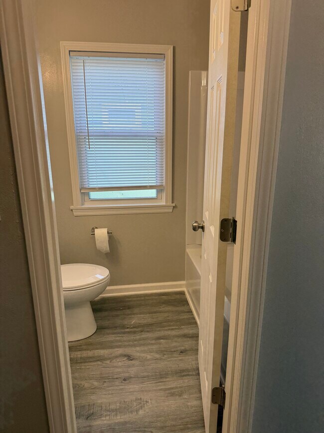 Foto del edificio - 5657 N 66th St