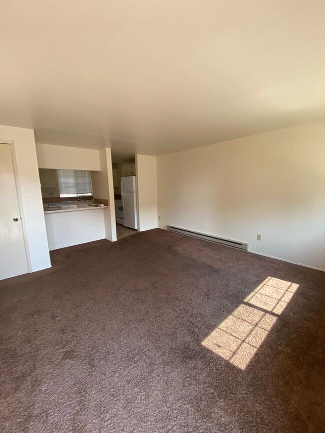 Building Photo - r1316