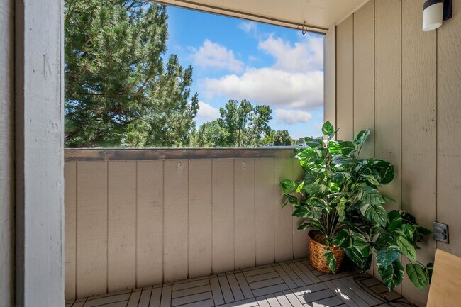 Building Photo - Lovingly Upgraded 2-Bedroom 3rd Floor Condo in Central Fort Collins With Abundant Personality