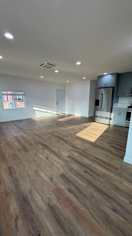 Foto del edificio - 3501-3503 1/2 Lifur Ave