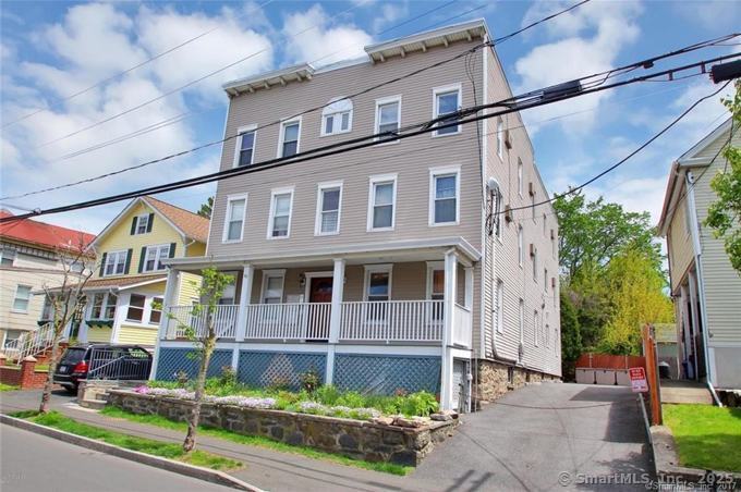 Primary Photo - 49 S Water St