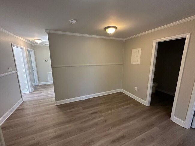 Building Photo - 2413 Dallas Ave