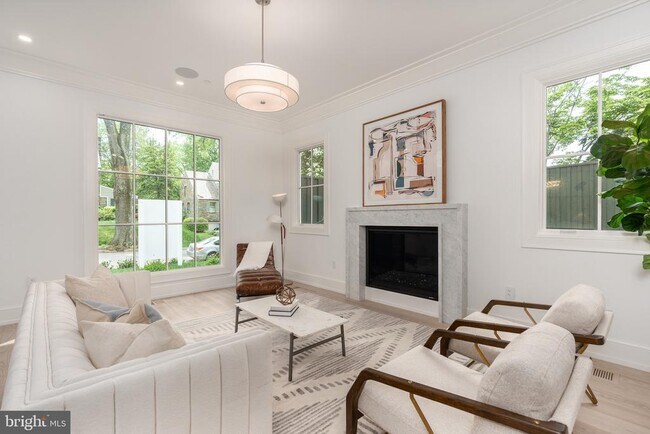 Foto del edificio - 4821 Rodman St NW