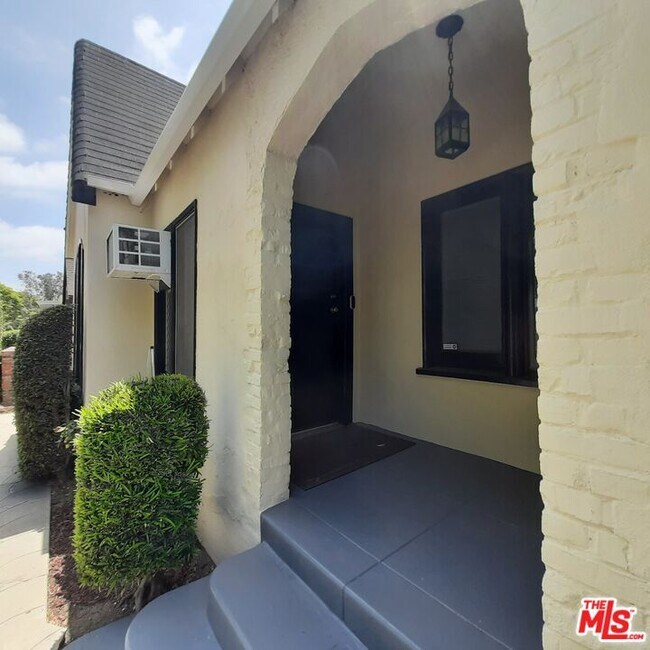 Building Photo - 445 S Wetherly Dr