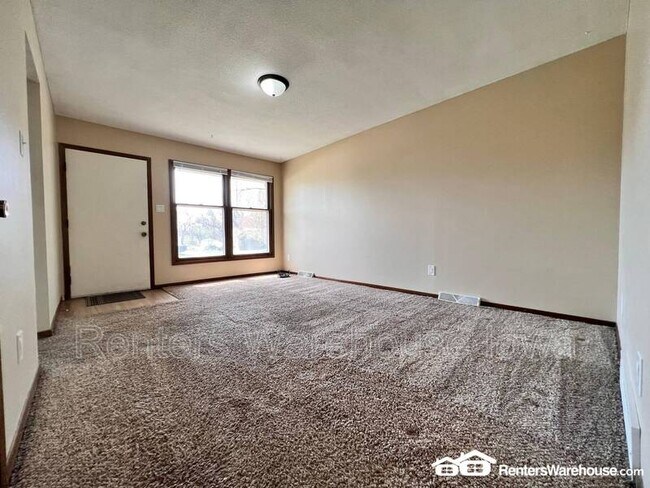 Foto del edificio - 9051 Franklin Ave