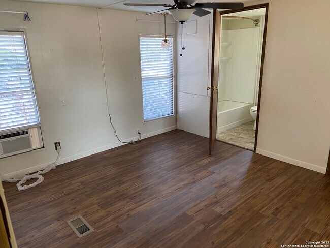 Building Photo - Well-Maintained 3-Bedroom Home