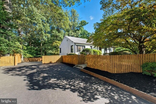 Building Photo - 2539 Gallows Rd