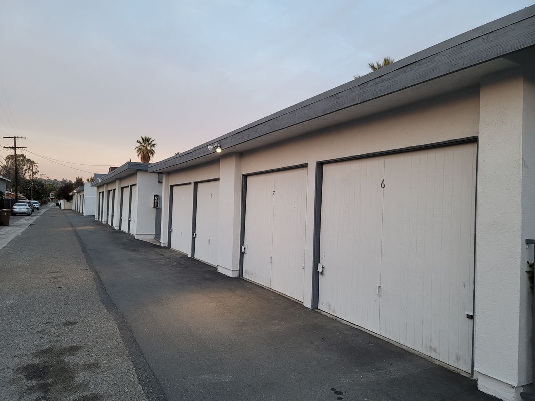 Foto del edificio - 105 N Stanford Ave