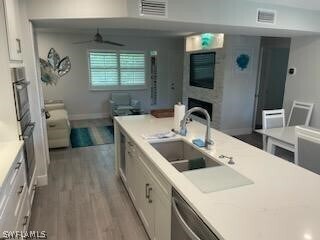 Foto del edificio - 788 Park Shore Dr