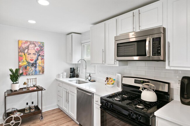 Foto del edificio - 1484 Moorhouse St