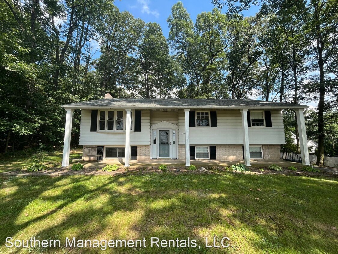 Primary Photo - 4 br, 1.5 bath House - 13059 Cross Roads Ave