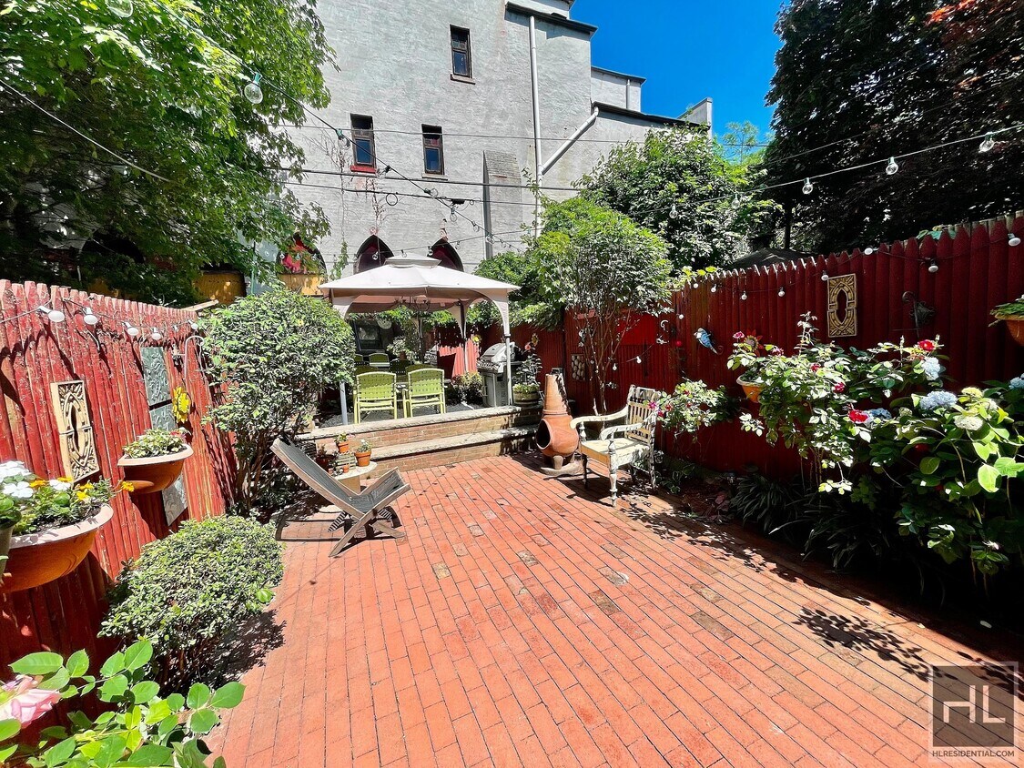 Primary Photo - 175 CARLTON AVENUE