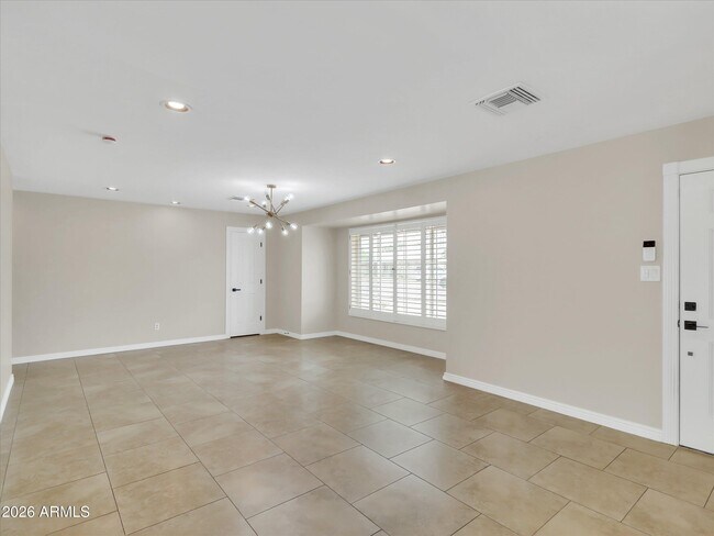 Foto del edificio - 6036 North 8th St