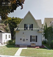 Building Photo - 226 S 61st St