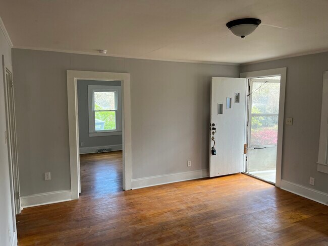 Building Photo - 357 Grice St
