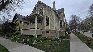 Building Photo - 140 E Vine St