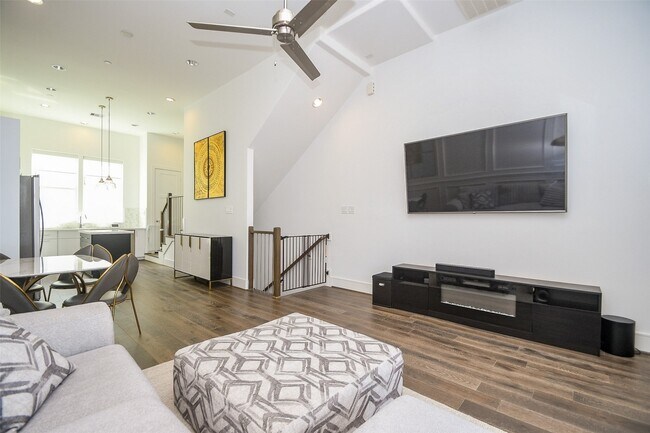 Foto del edificio - 2412 Canal St