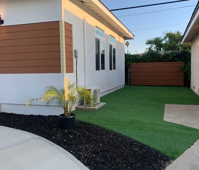 Foto del edificio - 2316 E Larkwood St
