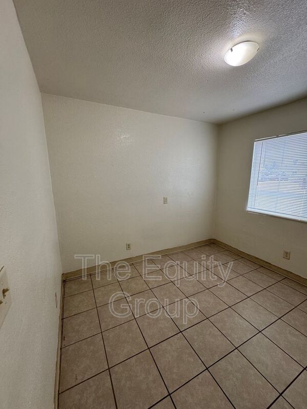 Foto del edificio - 32606 Rd 124